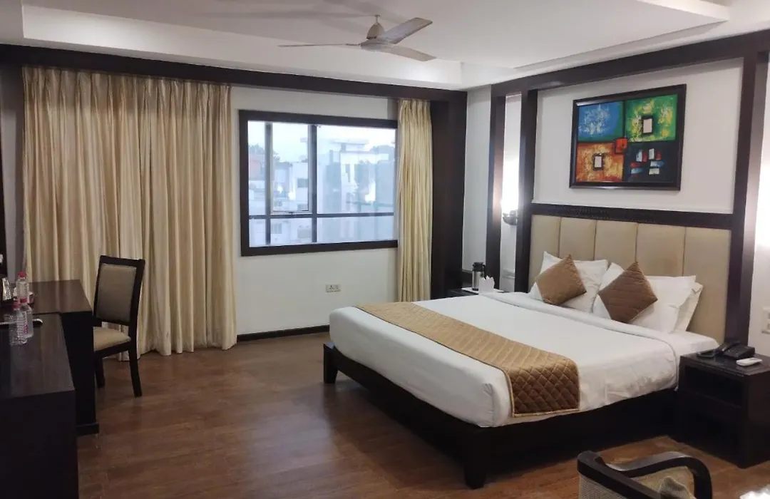 Hotel Amba International-1