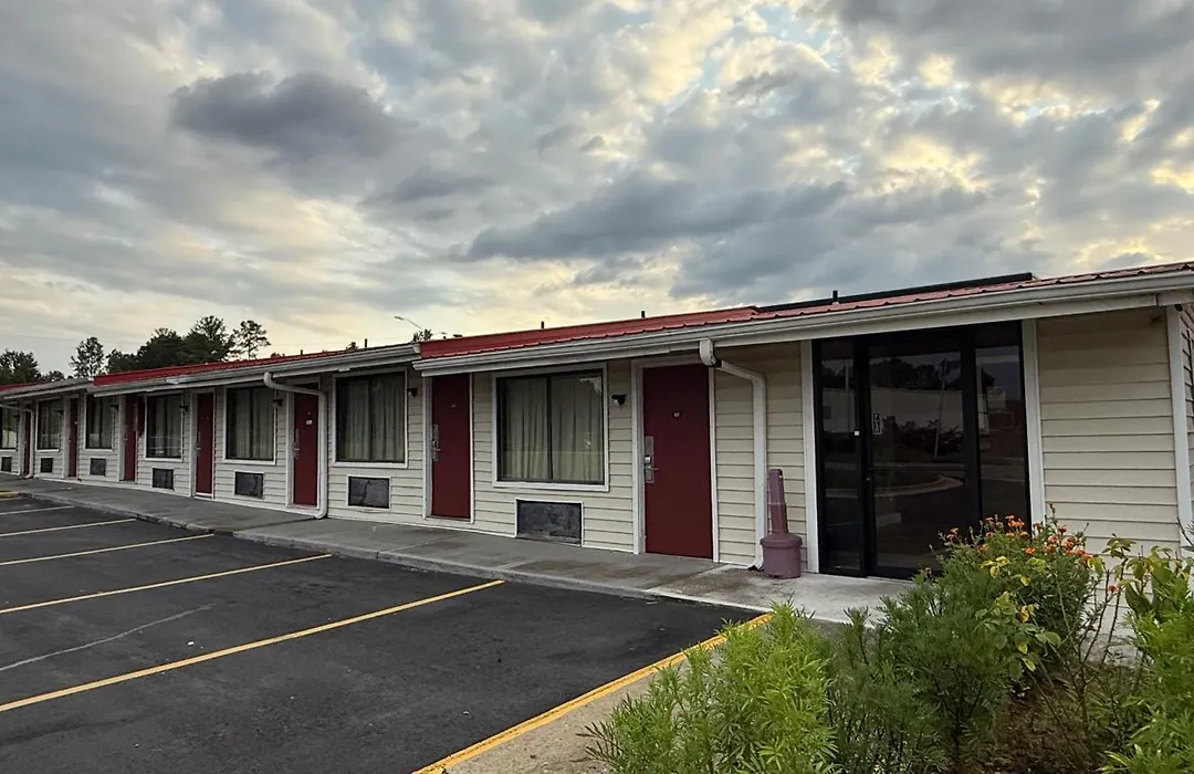 Executive Inn-1