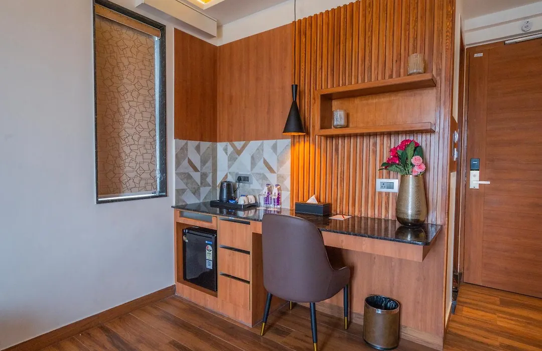 Park Avenue Hotel,Bannerghata Road,Near Apollo And Fortis Hospital-1