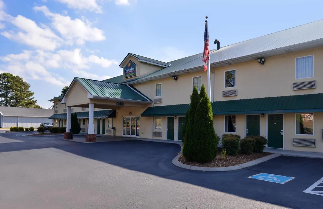 Douglas Inn & Suites-1