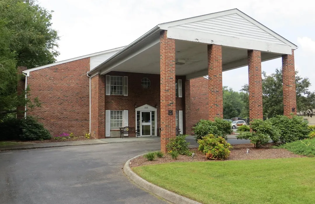 Americourt Hotel And Suites - Elizabethton-1