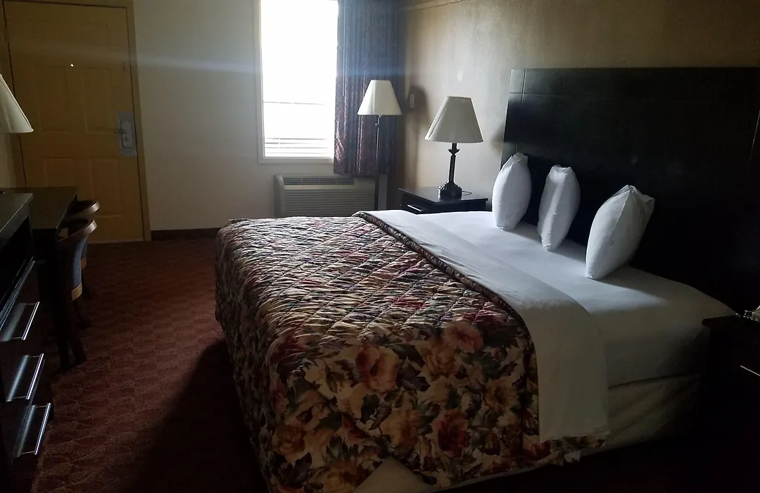 Spanish Trace Inn-1