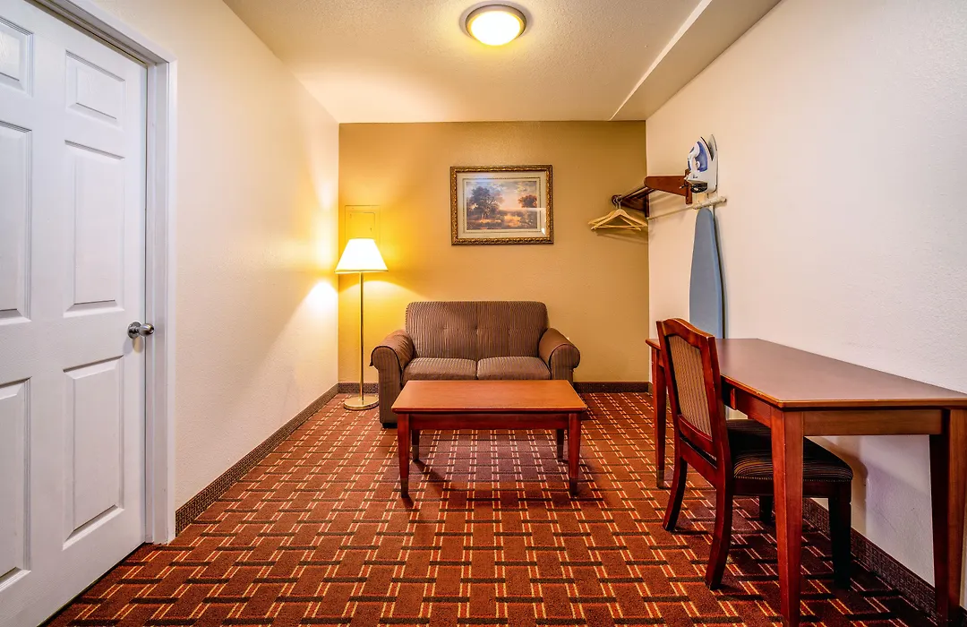 Regency Inn & Suites Downey-1