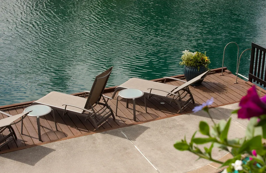 Lakeshore Inn-1