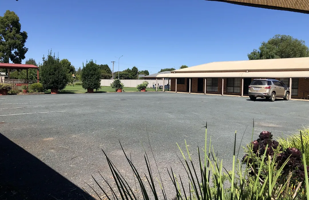 Settlement Motor Inn-1
