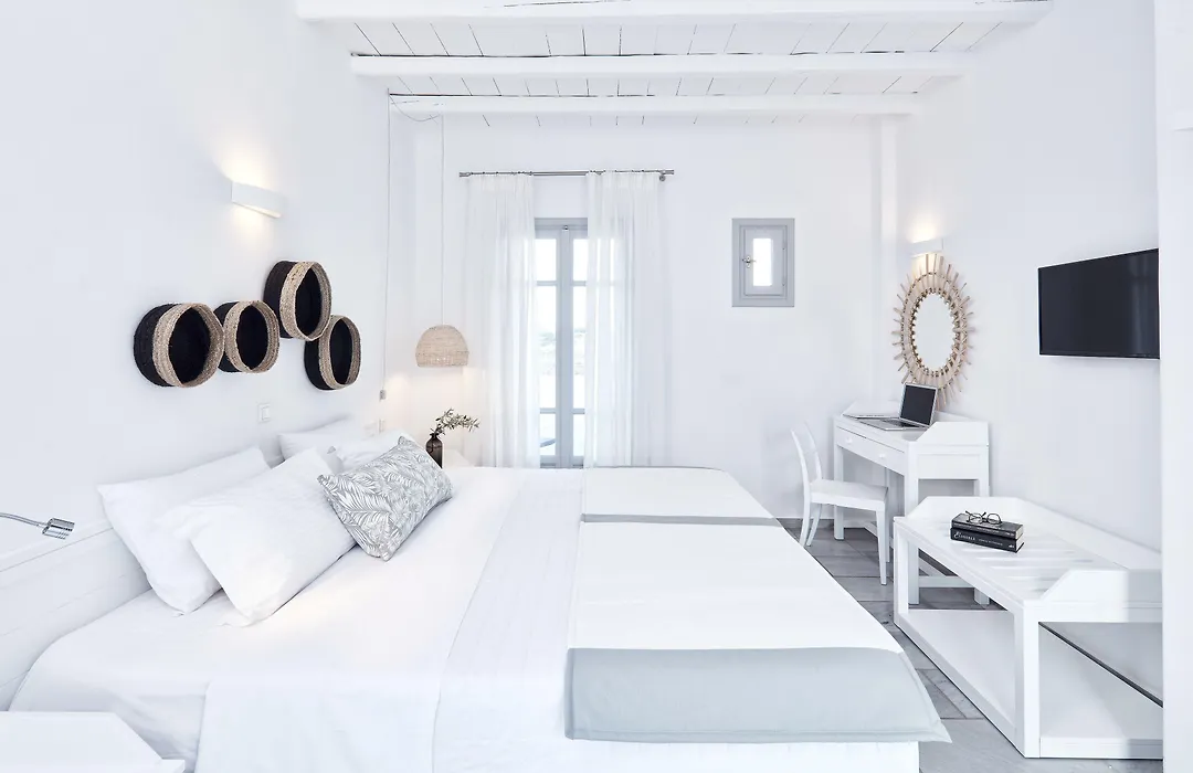 Mr And Mrs White Paros-1