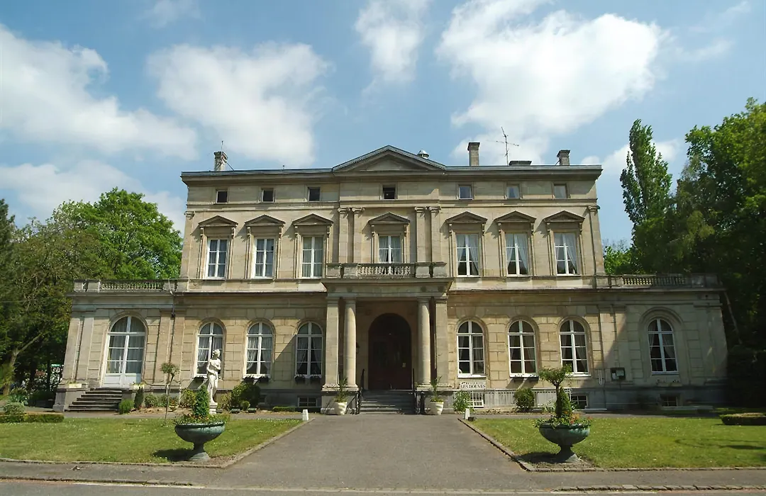 Château De La Motte Fenelon-1