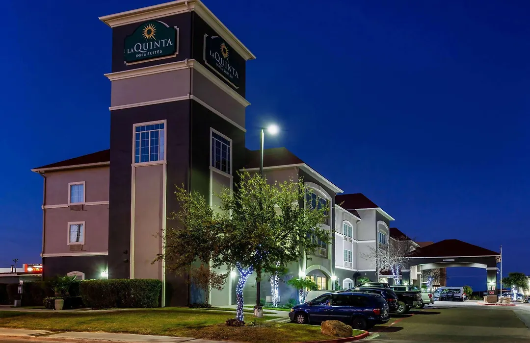 La Quinta By Wyndham Laredo Airport-1