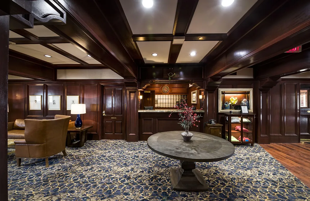 Poste Montane Lodge By East West-1
