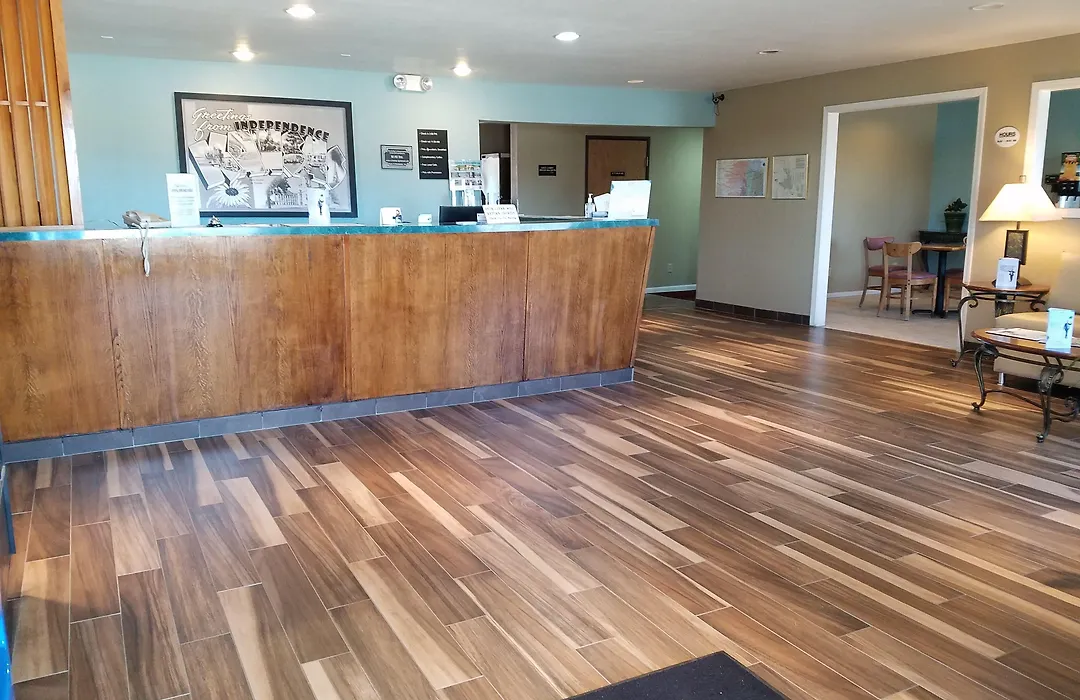 Super 8 By Wyndham Independence Ks-1