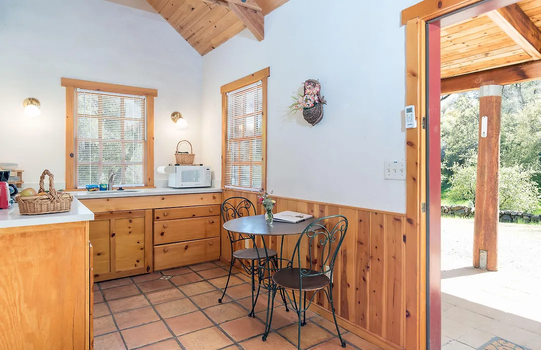 Homestead Cottages-1