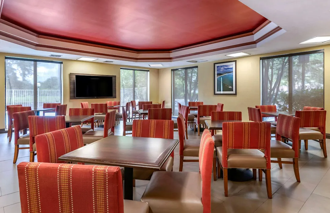 Comfort Suites Fort Pierce I-95-1