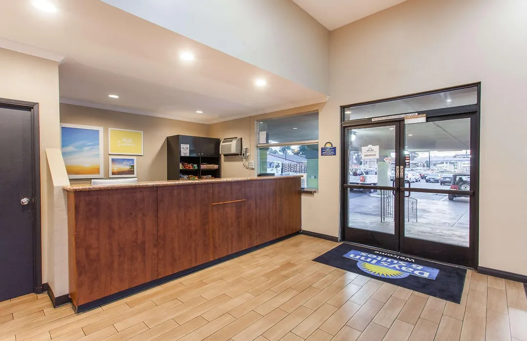 Days Inn By Wyndham San Diego-East/El Cajon-1