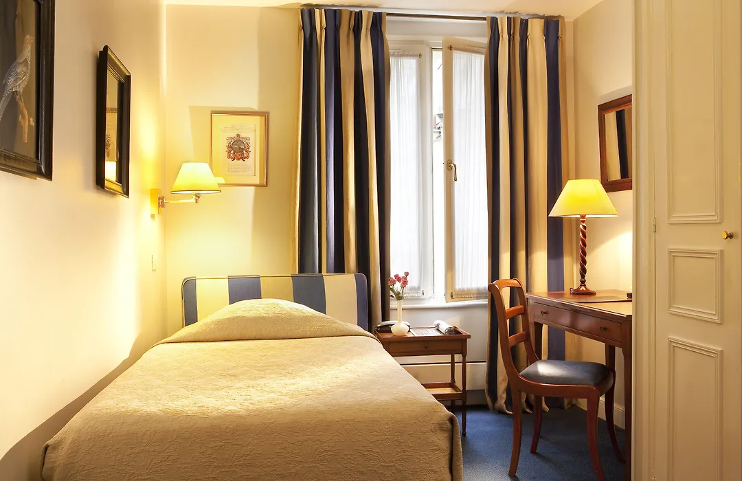 Relais Du Louvre-1