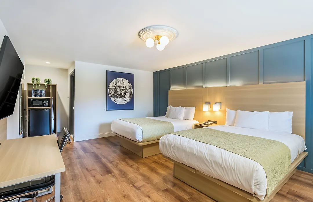 Ardsley Acres Hotel Court-1