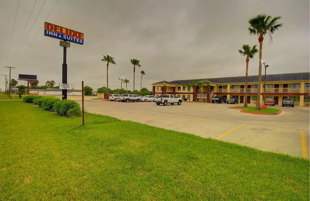Deluxe Inn And Suites-1
