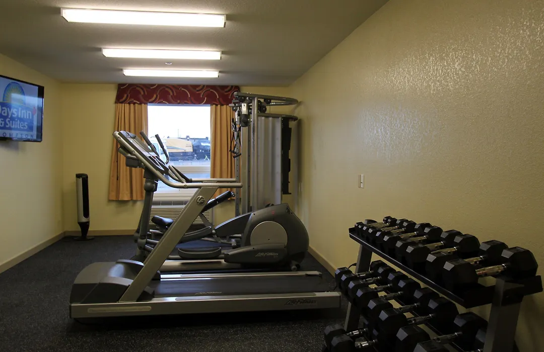 Days Inn & Suites By Wyndham Thompson-1