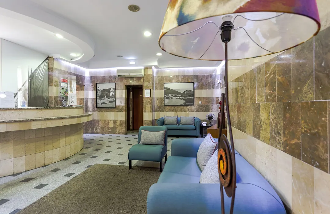 Hotel Arangues-1