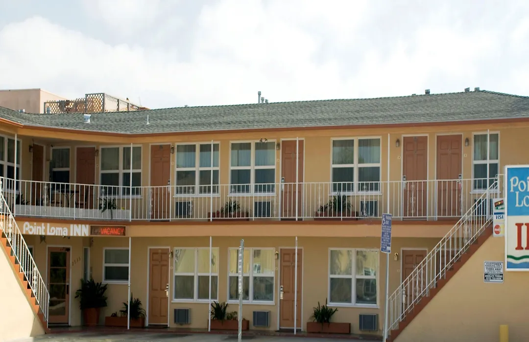 Hotel Point Loma-1
