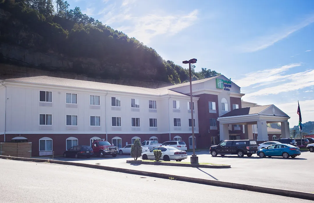 Holiday Inn Express & Suites Logan, An Ihg Hotel-1