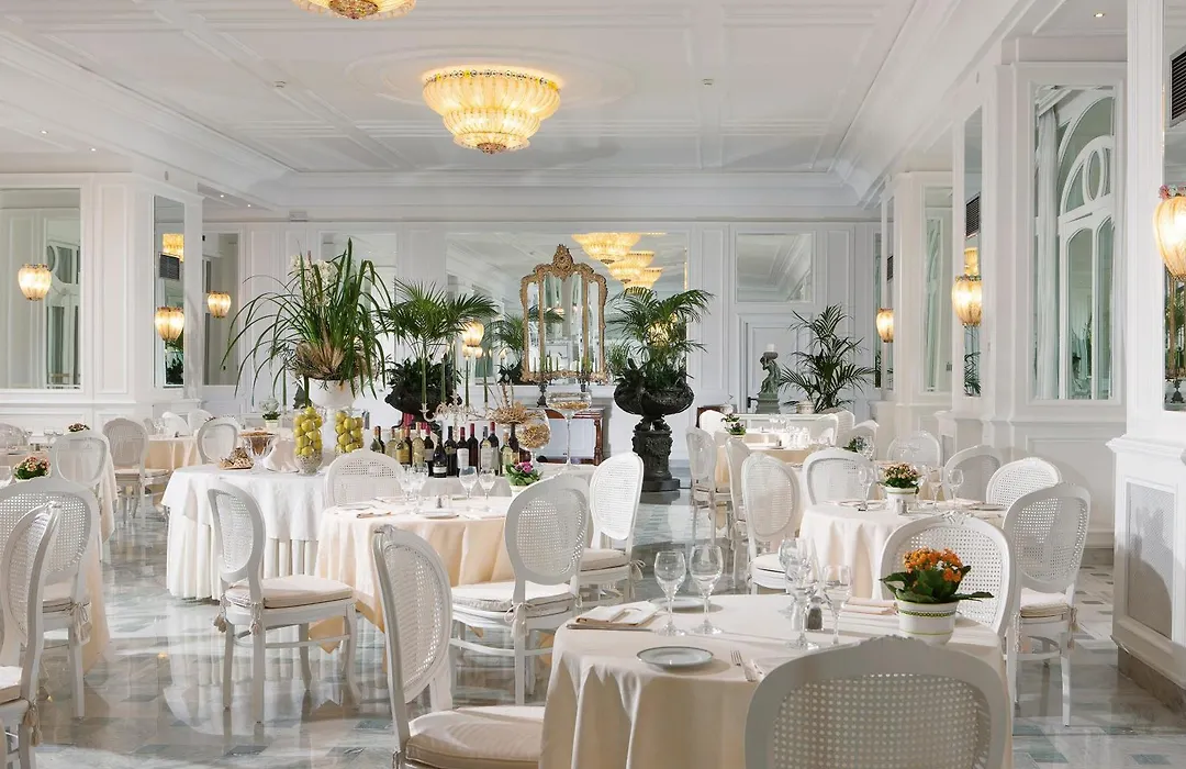Grand Hotel Royal-1
