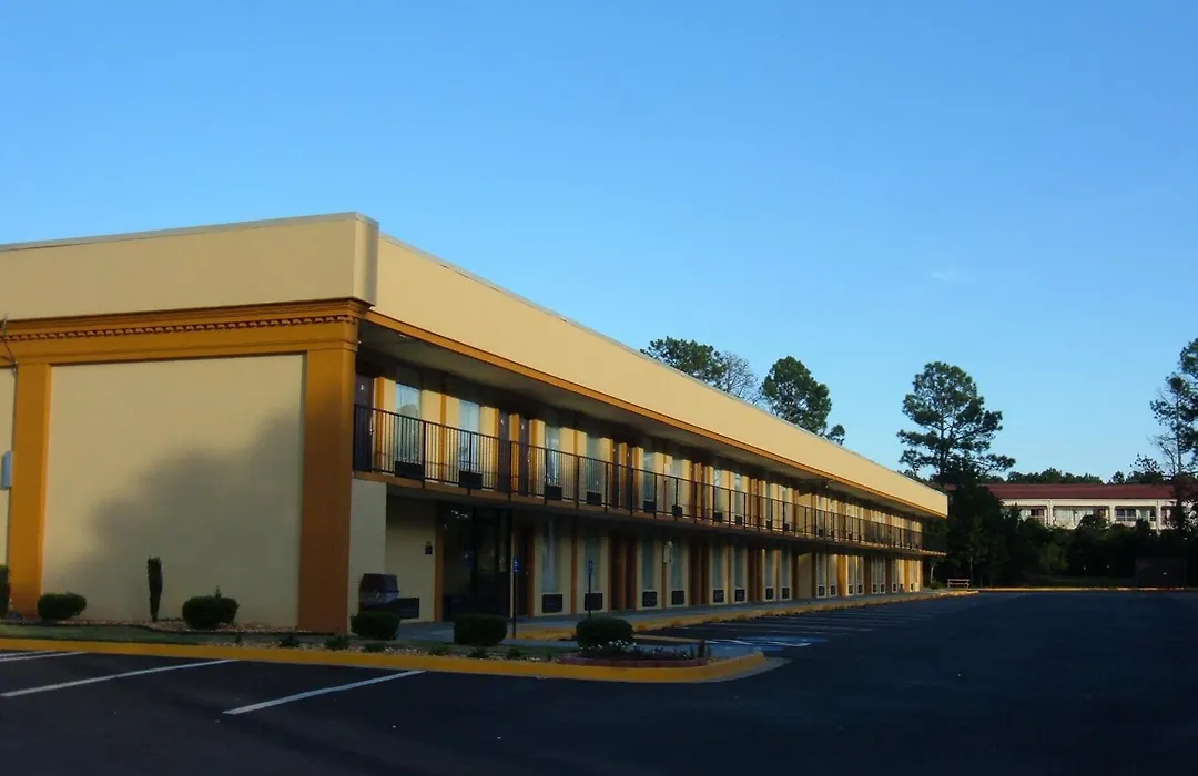 Days Inn By Wyndham Madison-1