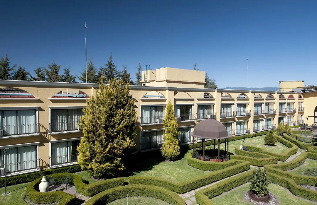 Courtyard Toluca Airport-1