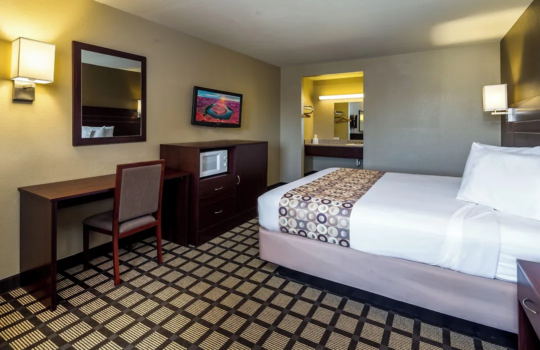 Travelers Inn - Phoenix-1