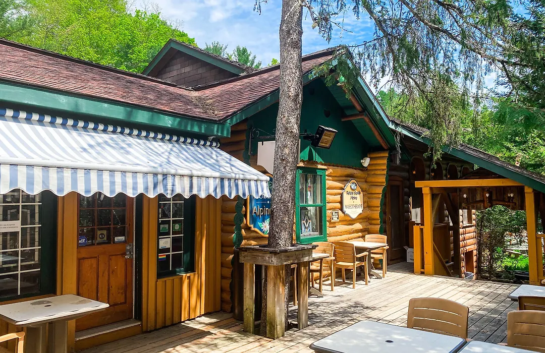 Auberge Alpine Inn-1