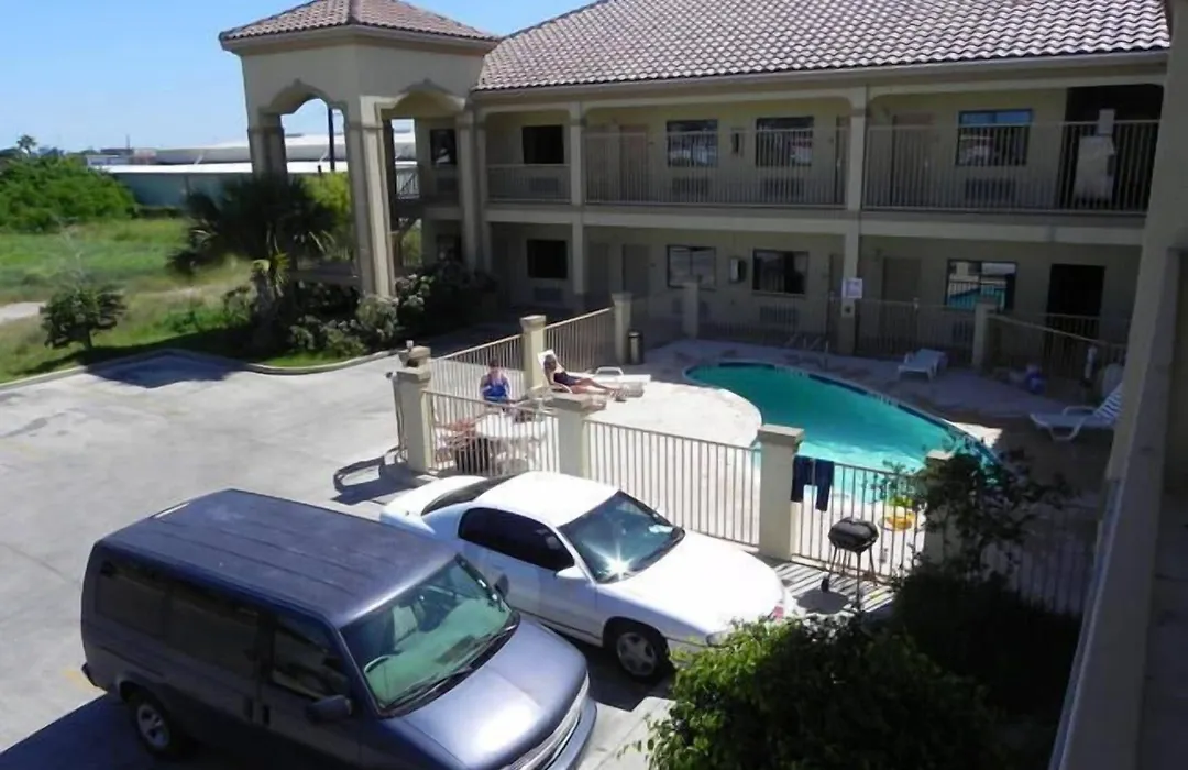 Boca Chica Inn And Suites-1