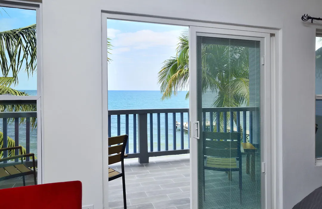 Parrot Cove Lodge-1