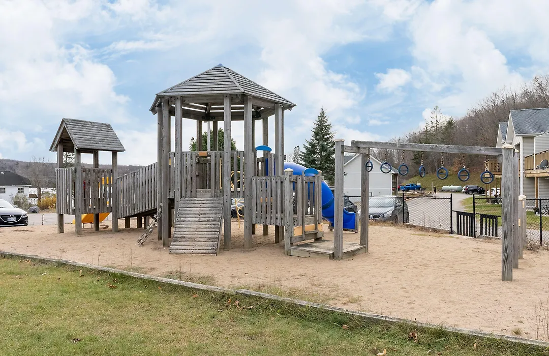 Getaways At Haliburton Heights-1