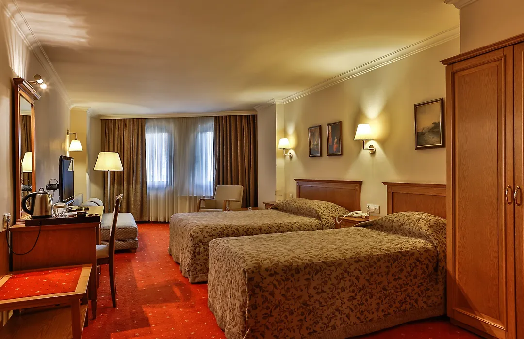 Central Hotel-1