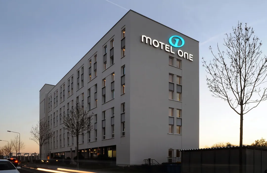 Motel One Frankfurt-Airport-1