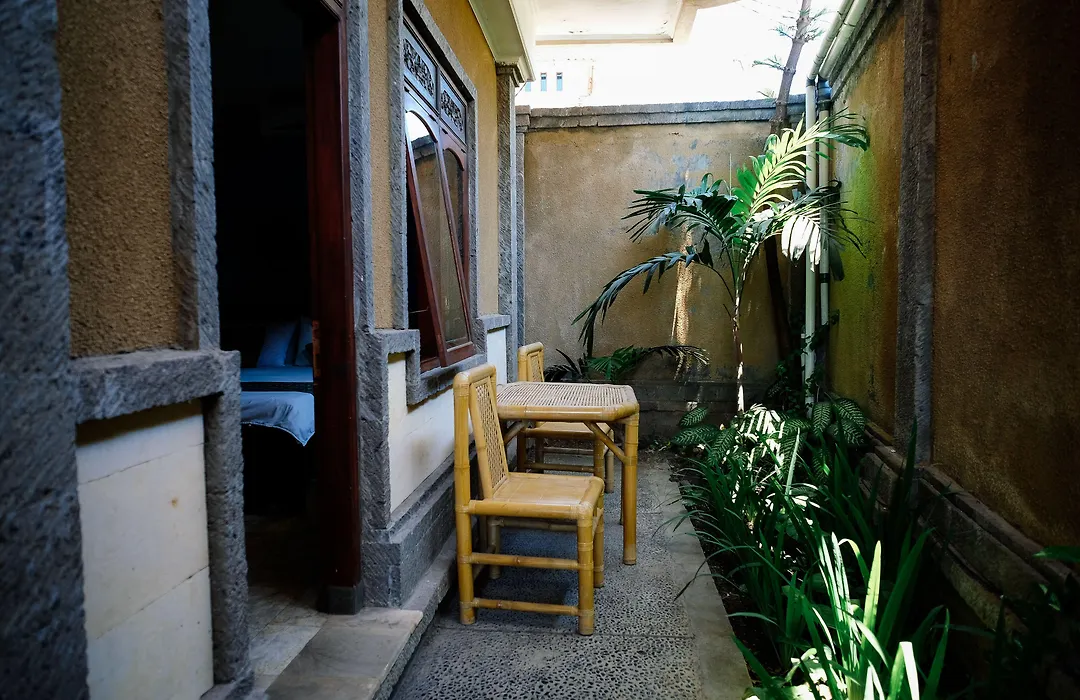 Ellies Hotel-1