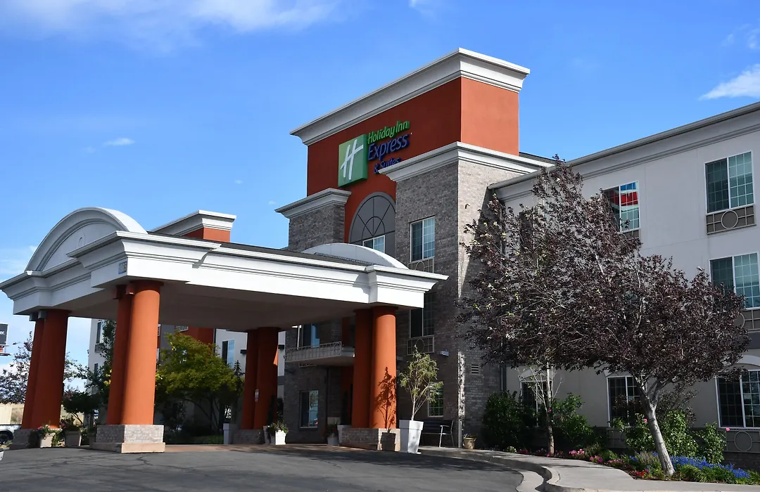 Holiday Inn Express & Suites Evanston By Ihg-1