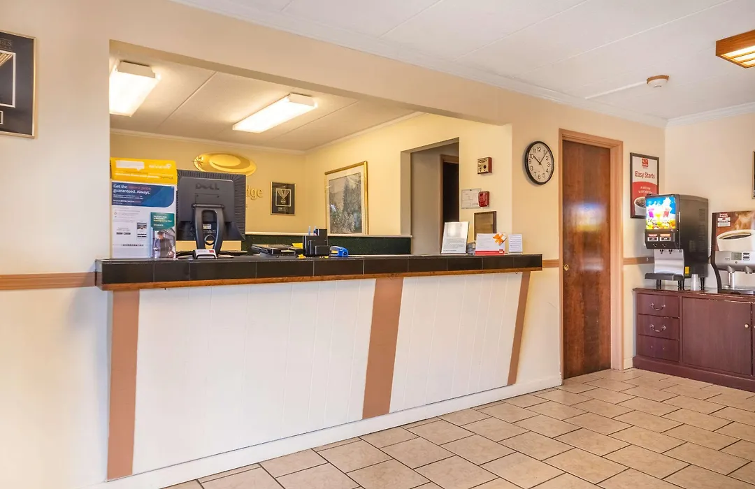 Econo Lodge Inn & Suites Windsor Locks Bradley Airport-1