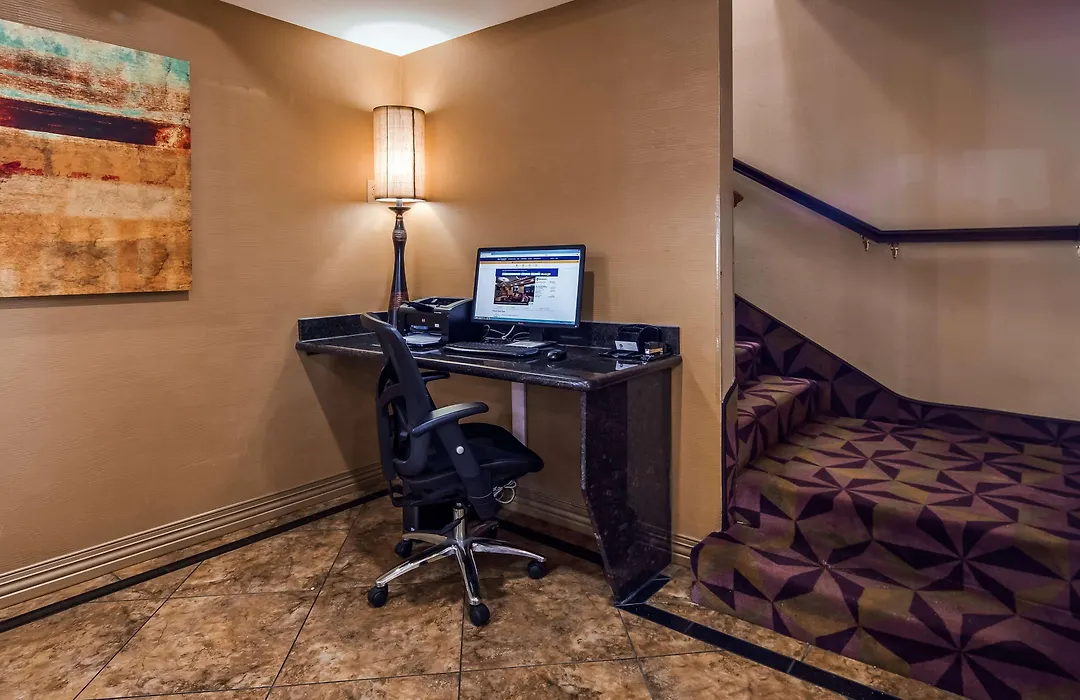 Best Western Manhattan Inn-1