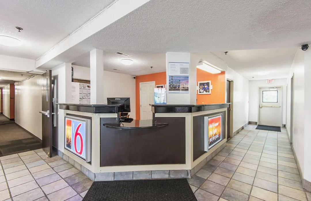 Motel 6-Lawrence, Ks-1