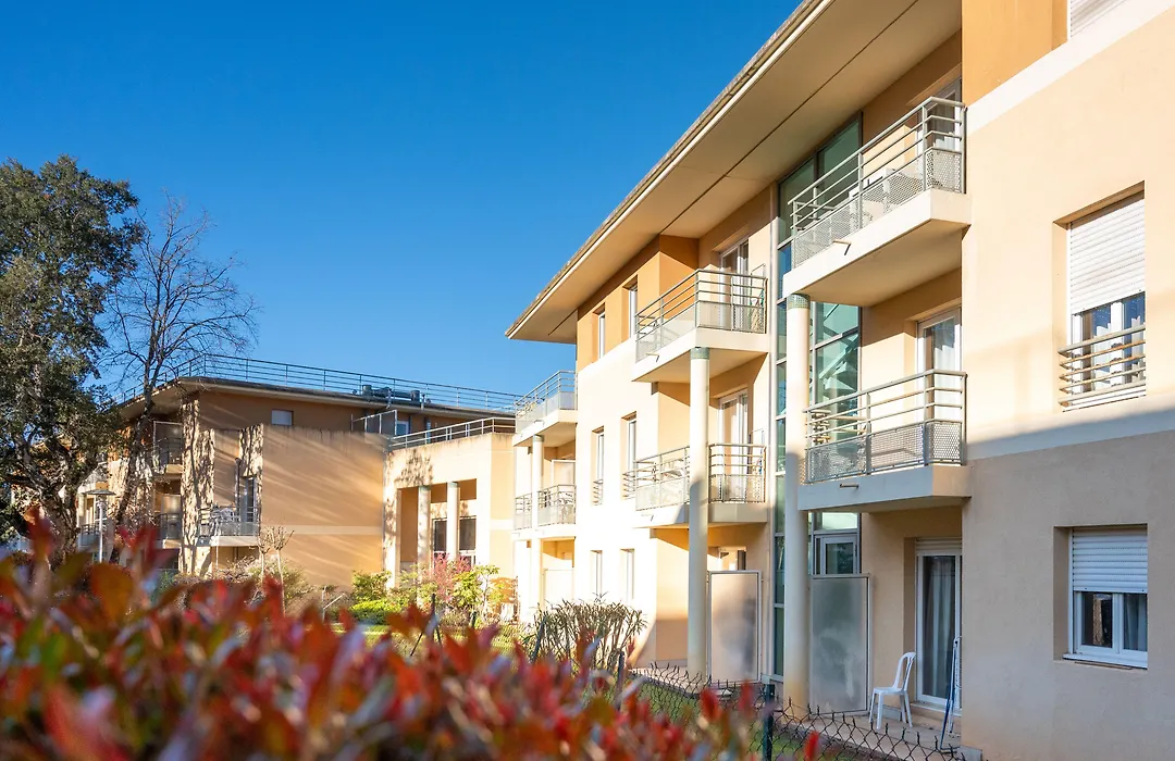 Nemea Appart Hotel Green Side Biot Sophia Antipolis-1