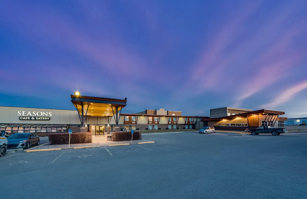 Heritage Inn Hotel & Convention Centre - Pincher Creek-1