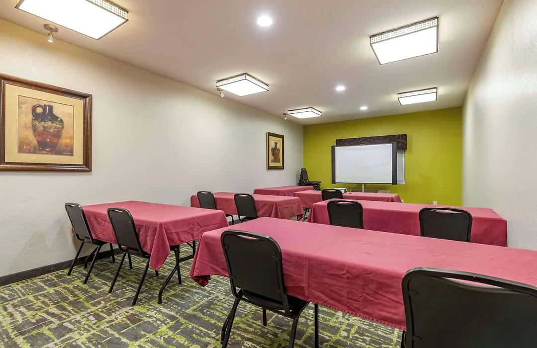 Best Western Plus Victoria Inn & Suites-1
