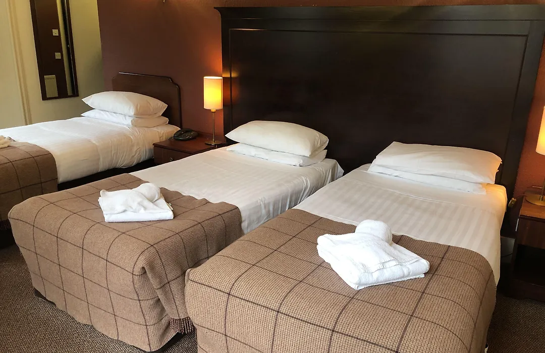 Ben Wyvis Hotel-1