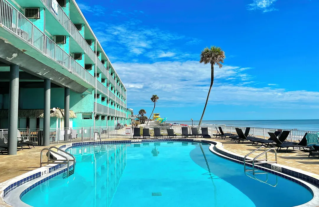 Makai Beach Lodge-1