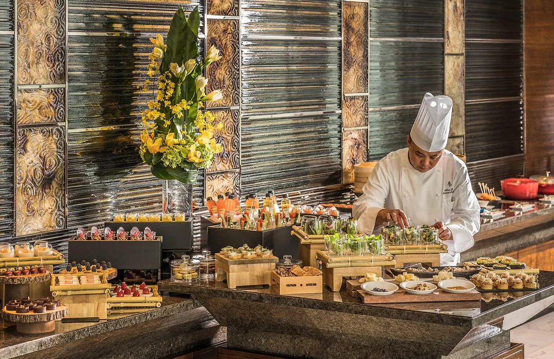 Four Seasons Hotel Hong Kong-1
