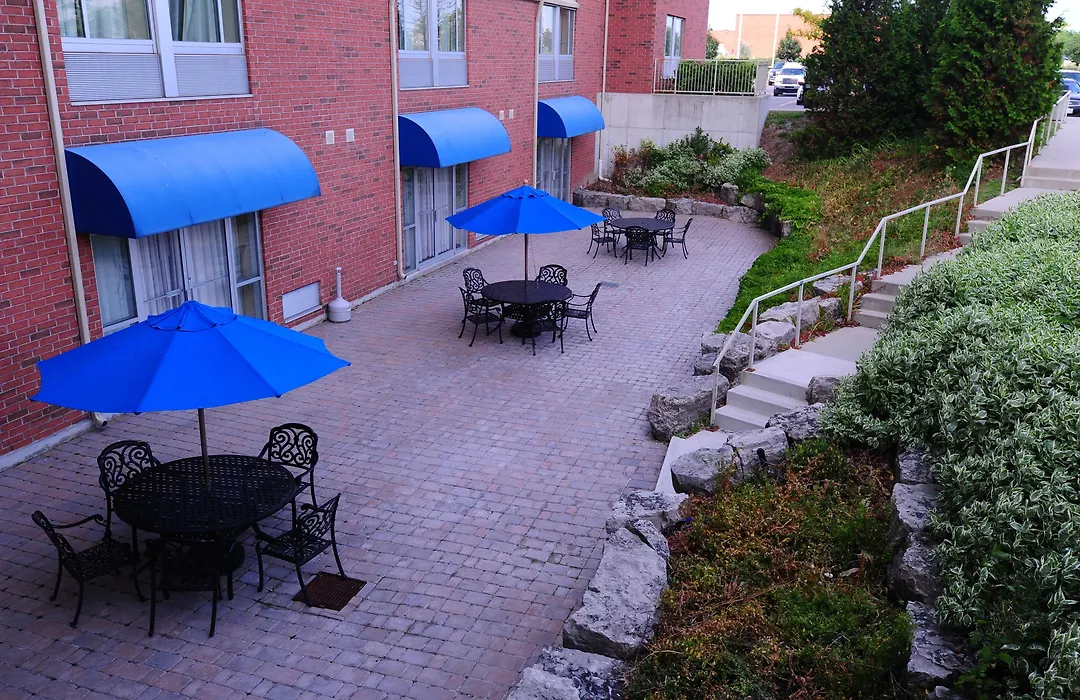 Monte Carlo Inn Vaughan Suites-1