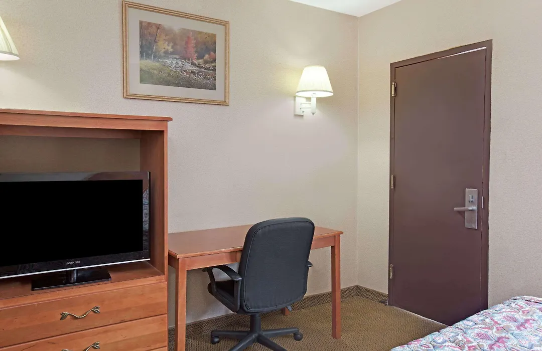 Knights Inn Pine Brook-1