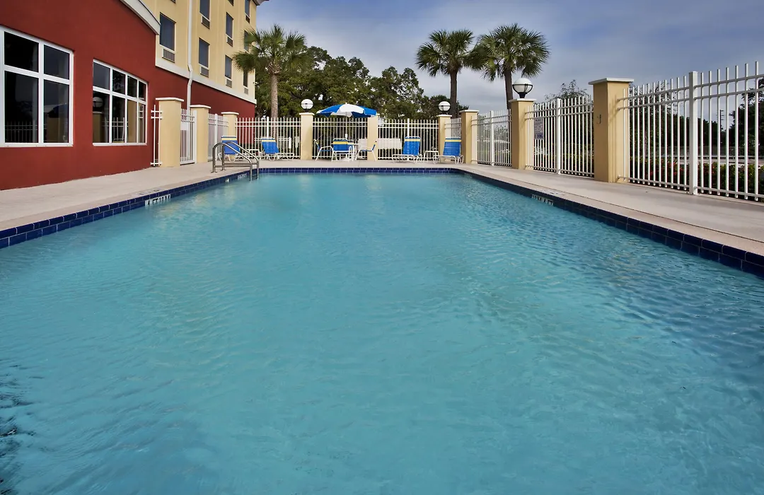 Holiday Inn Express & Suites St. Petersburg North-1