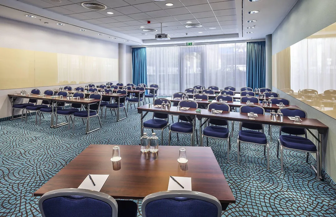Courtyard By Marriott Prague City-1