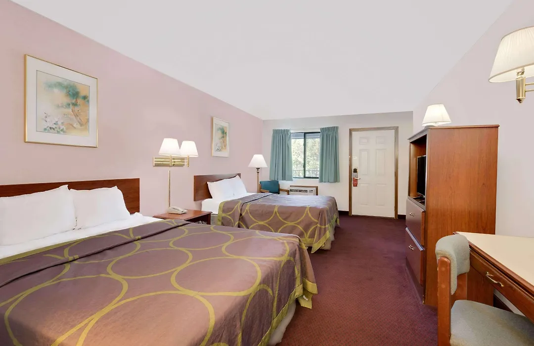 Super 8 By Wyndham Keystone/Mt. Rushmore-1
